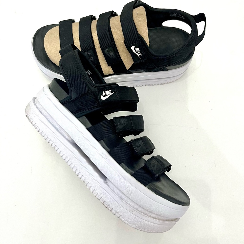 Nike Icon Classic Women Size 9 Black & White Platform Sandals